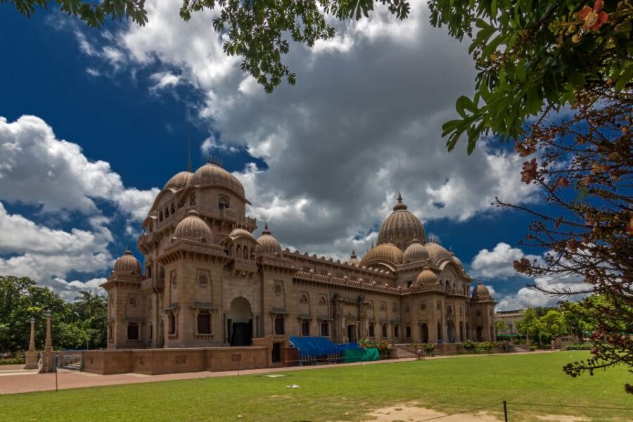 Kolkata: Spiritual World of Kolkata Sightseeing Tour