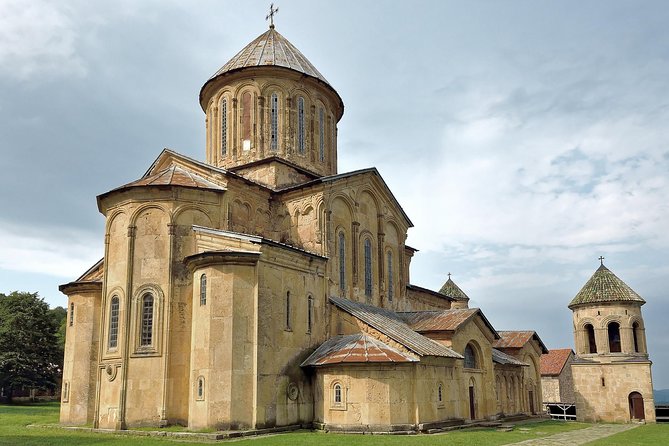 Kutaisi Monasteries: Gelati, Motsameta, Bagrati. 3 Hour Tour