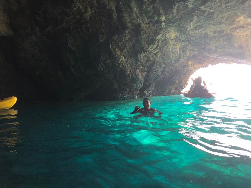 La Herradura: Kayak and Snorkel Excursion at the Maro Cliffs
