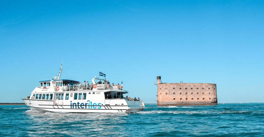 La Rochelle: Fort Boyard Guided Boat Trip