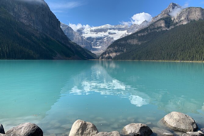 Lake Louise and the Icefields Parkway Full-Day Tour