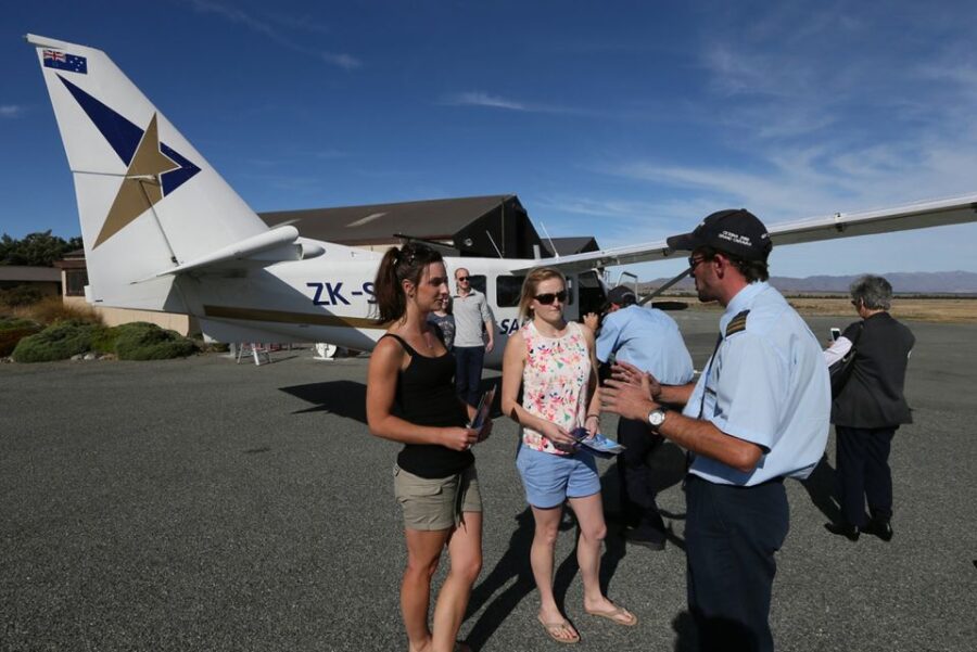 Lake Tekapo: 50-Minute Mount Cook and Beyond Scenic Flight