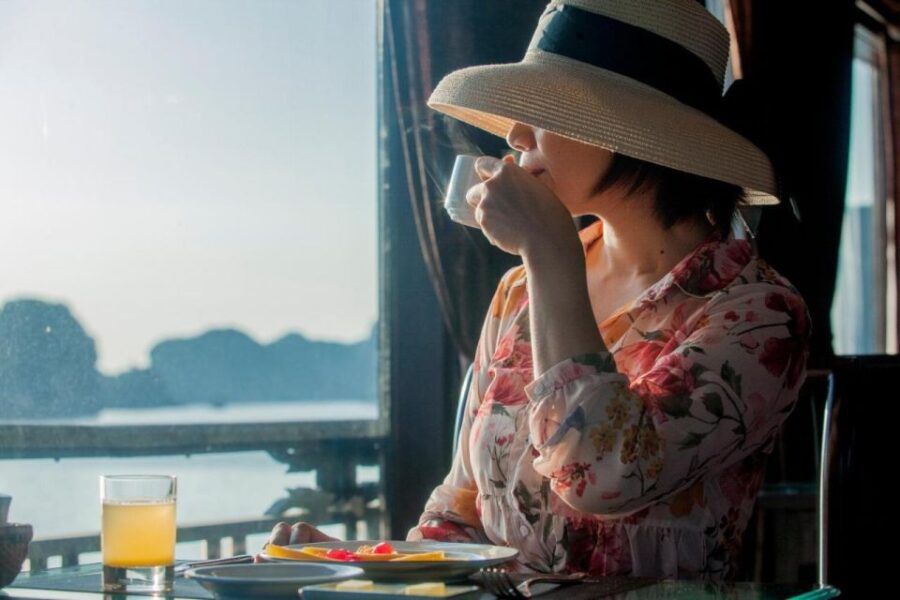 Lan Ha Bay 2 Days 1 Night Cruise