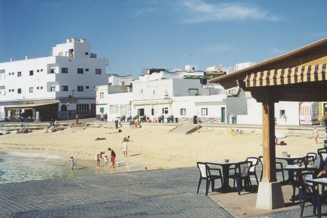 Lanzarote: Ferry Ticket to Fuerteventura With Free Wifi - Overview of the Ferry Ticket