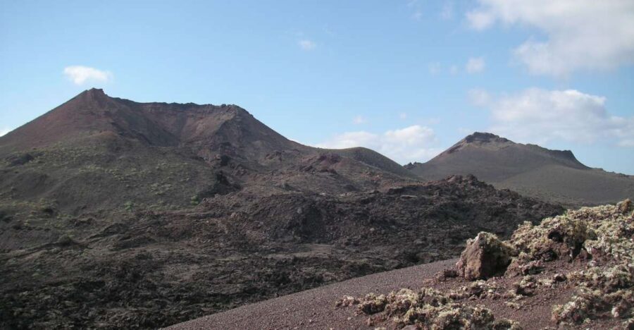 Lanzarote: Guided Volcano Hike With Transfers