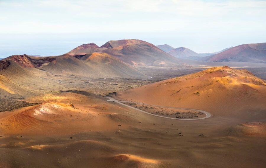 Lanzarote: Volcanoes Guided Day Trip to Timanfaya Park