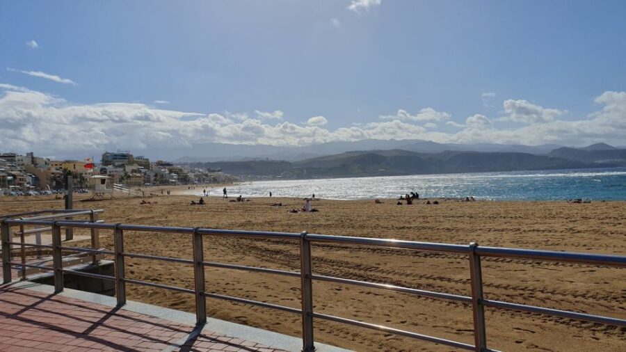 Las Palmas: Beach Promenade Self-guided Walk - Tour Overview