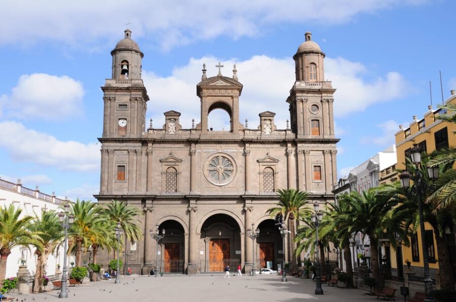 Las Palmas Exploring: Walking Guided City Adventure - Tour Overview and Pricing