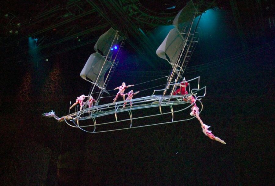 Las Vegas: “O” by Cirque Du Soleil at Bellagio - Show Overview