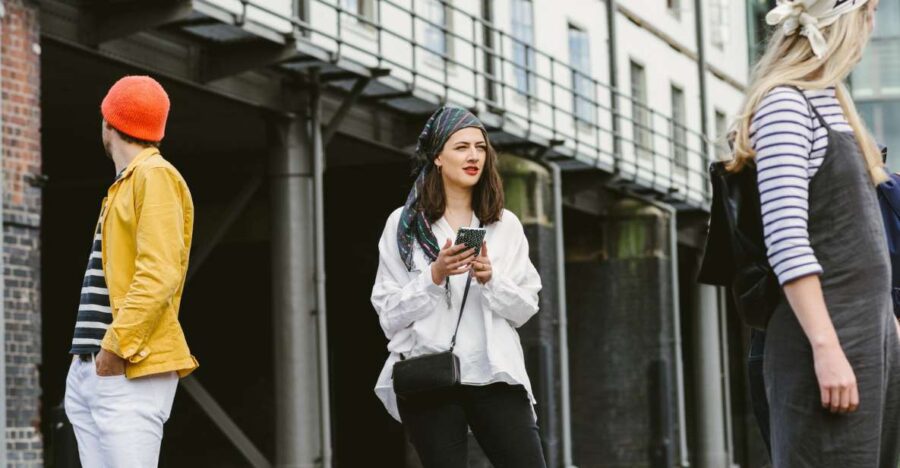 Leeds: Self-Guided Treasure Hunt Experience & Sightseeing