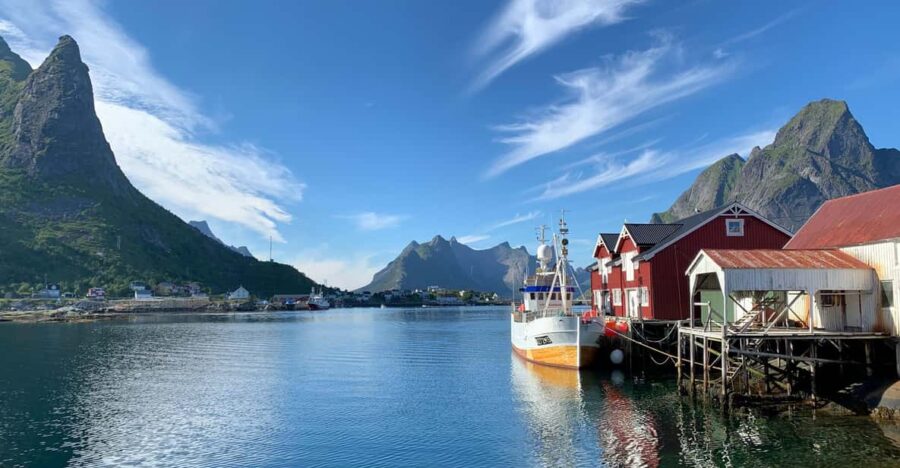Leknes: 4 Hours Private Exclusive Car Sightseeing in Lofoten