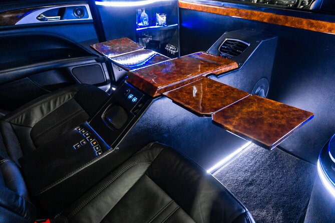 Lincoln Stretch Limo From Tulum to Cancun Airport