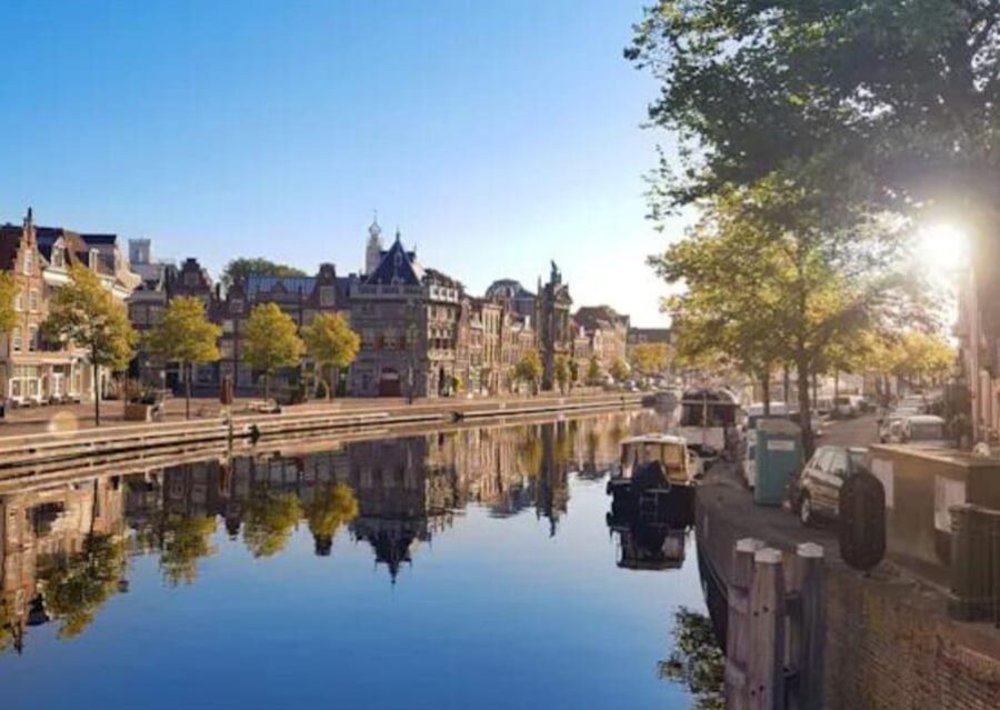 Local Beer Tasting Cruise Through Haarlem