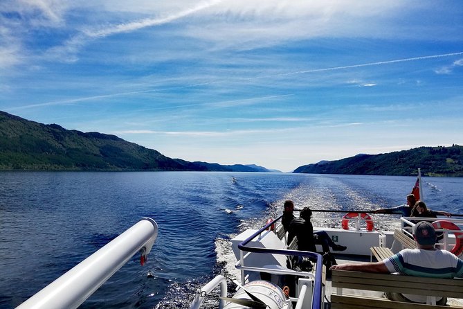 Loch Ness 1-Hour Cruise With Urquhart Castle Views - Cruise Experience