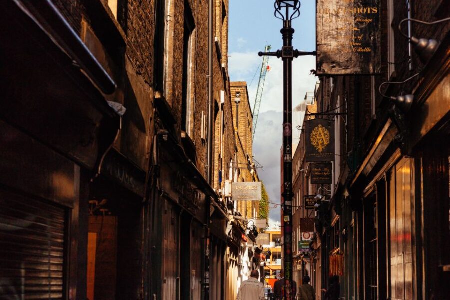 London: 2.5-Hour Off the Beaten Track Private City Tour