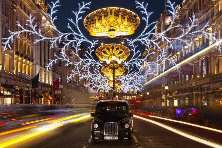 London: Christmas Eve City Tour With Dinner & Midnight Mass