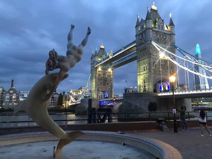 London River Walk and Hidden Gems Pub Hopping Experience