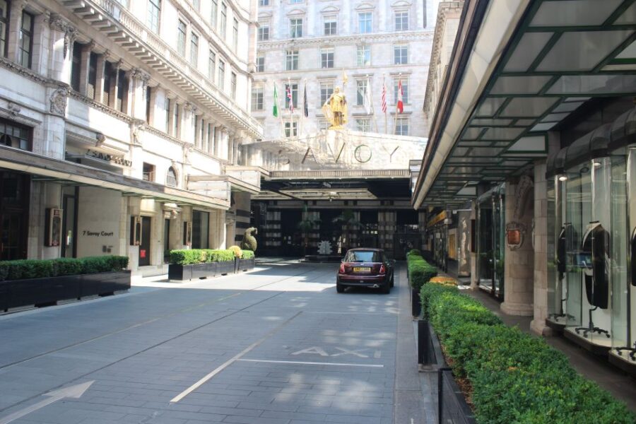 London: Self Guided Tour of Classic Rom Com Locations - Tour Overview