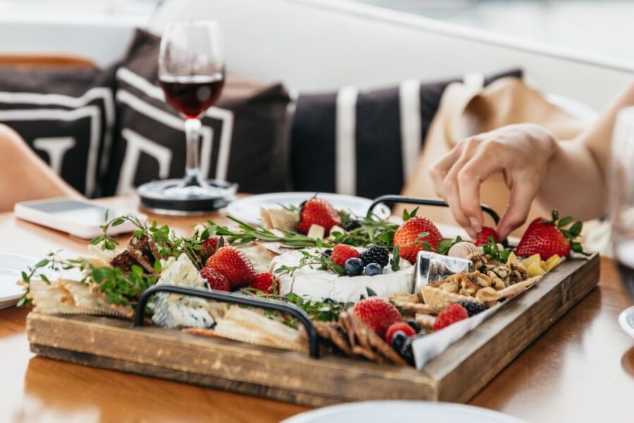 Los Angeles: Luxury Cruise With Wine, Cheese & Sea Lions