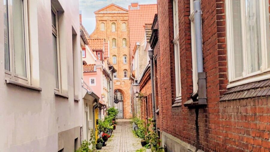 Lübeck: Self-Guided Walking Tour Seafarers Quarter - Tour Overview