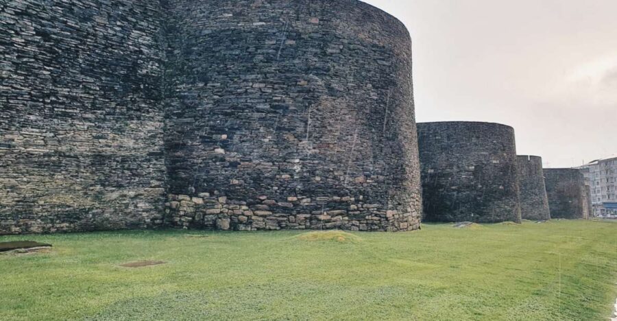 LUGO: Private Guided Walking Tour