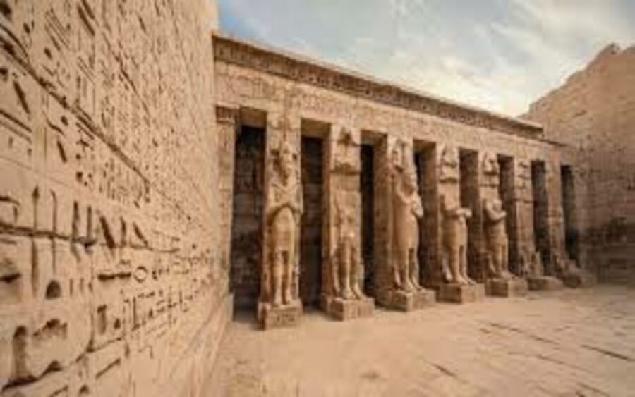 Luxor: Medinat Habu & Valley of the Queens Private Day Tour