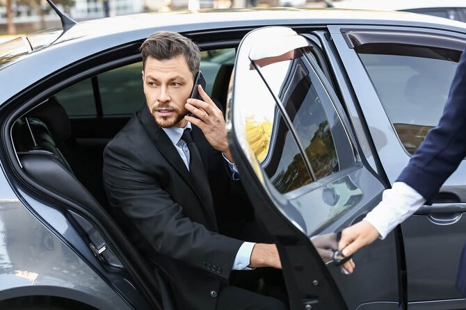 Luxury Airport Transfers & Best Limo Service in Melbourne - Services Included in Limo Transfers