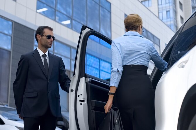 Luxury Airport Transfers & Best Limo Service in Melbourne - Service Overview