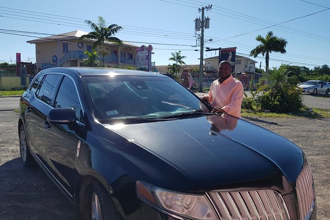 Luxury MKT Town Car Private Roundtrip Transfer - Convenience and Experience
