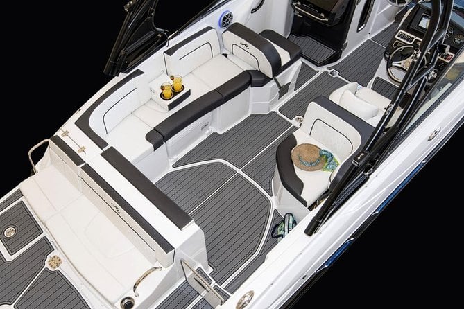 Luxury Private Boat Charter - Overview of the Luxury Boat Charter
