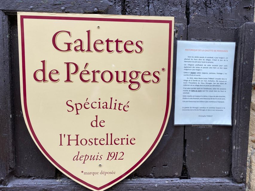 Lyon: Self-Guided Hike to Pérouges (Train & Picnic)