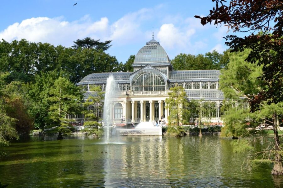 Madrid: El Retiro Park & City Sightseeing Audio Tour