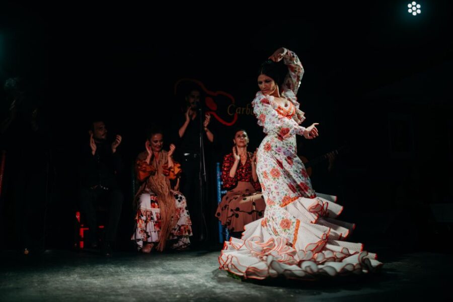 Madrid: Guided Tapas Food Tour & Authentic Flamenco Show