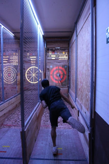 Madrid: Interactive Axe Throwing 2h