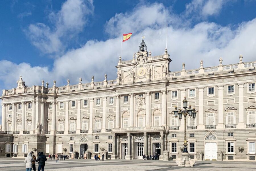 Madrid: Royal Palace Tour, Flamenco Show, & Tapas With Drink - Royal Palace Tour