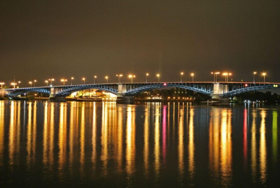 Mainz: Private Christmas Market Tour