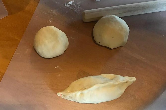 Make Piroshki in Hakodate and Visit Hidden Spots While Baking