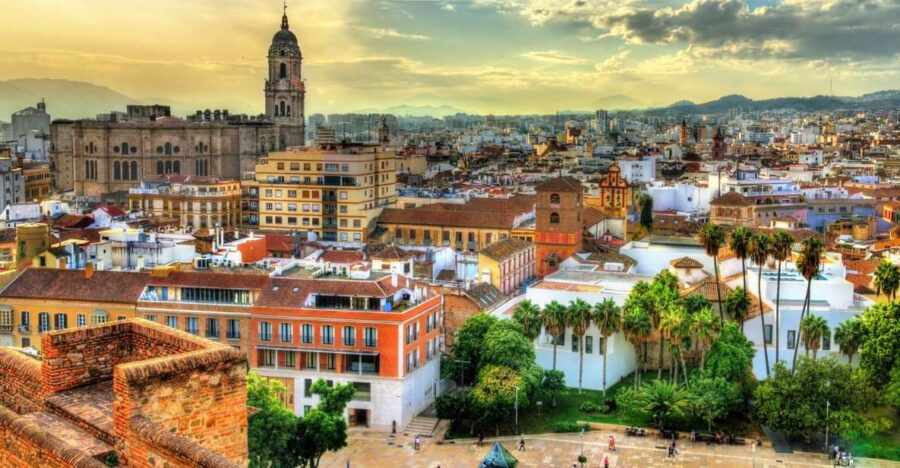 Malaga: Self-Guided Highlights Scavenger Hunt & Walking Tour - Overview of the Activity