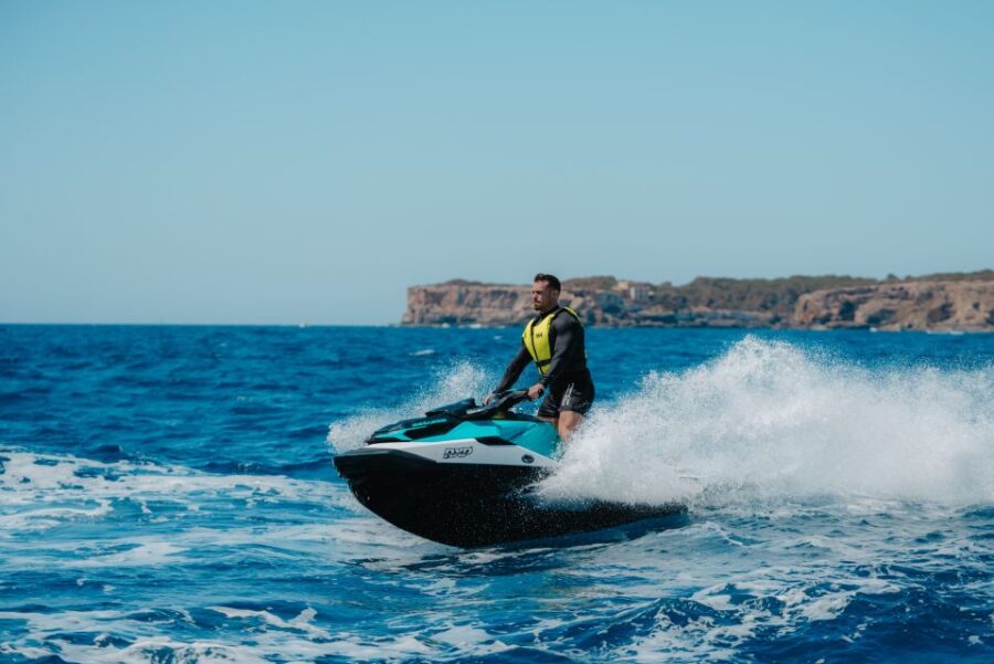 Mallorca: From Cala Dor - Jet Ski Tour 30 Min