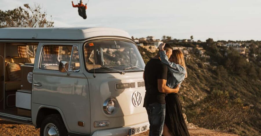 Mallorca: Vintage Sunset Tour by the Sea With a Picnic
