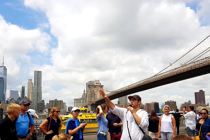 Manhattan to Brooklyn NYC Walking Tour: Brooklyn Bridge and Dumbo in Spanish - Tour Details