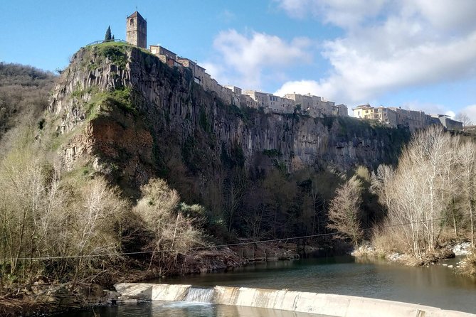 Medieval Villages & La Garrotxa Volcanic Zone Hiking. Small Group Tour - Hiking in La Garrotxa Volcanic Zone