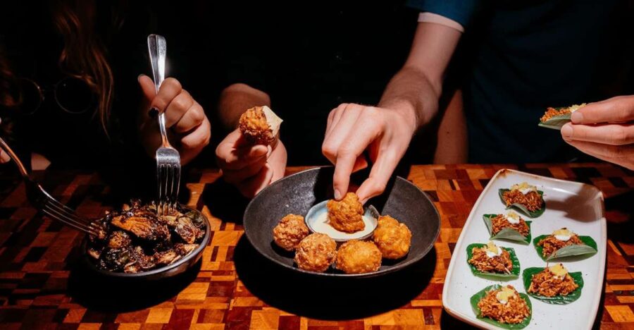 Melbourne: Guided Night-Time Food Walking Tour - Tour Overview