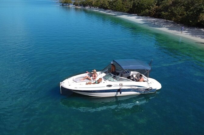 Miami Private Boat Rental for 11 Ppl, 2 & 4 Hrs Free Champagne
