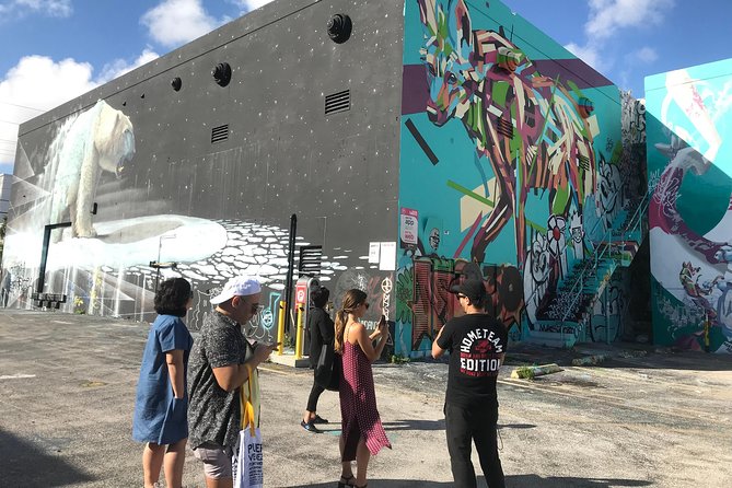 Miamis Best Graffiti Guide - Wynwood - Squad Safari - 2-9ppl