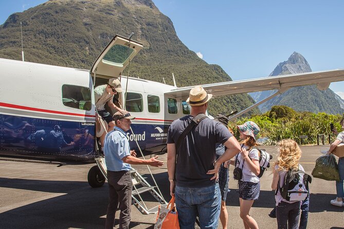 Milford Sound Cruise With Round-Trip Flights From Queenstown