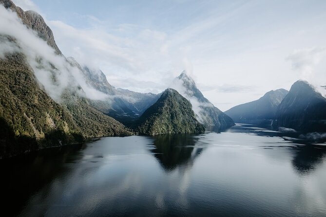 4 Best Helicopter Flights And Tours In Fiordland and Milford Sound