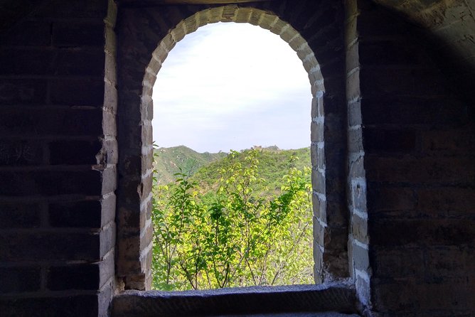 Mini Group: Half-Day Great Wall at Mutianyu Hiking Tour - Tour Features