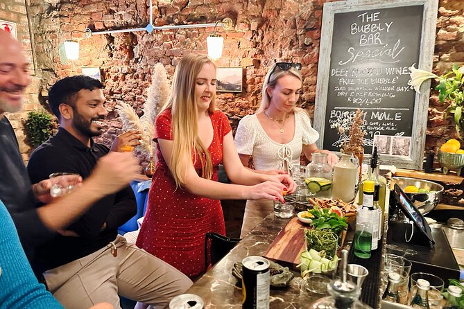 Mixology Experience: Taste & Mingle at Cape Towns Famous Gin Bar