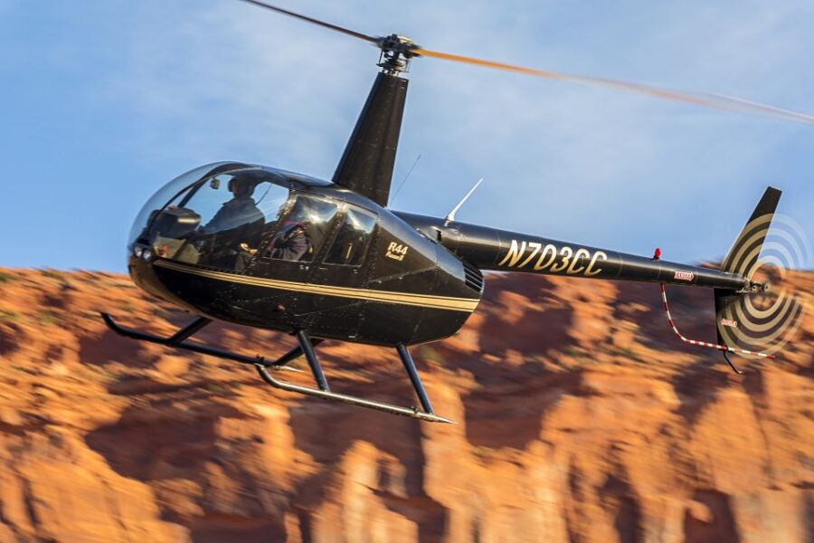 Moab: Canyon Country Sunset Helicopter Tour